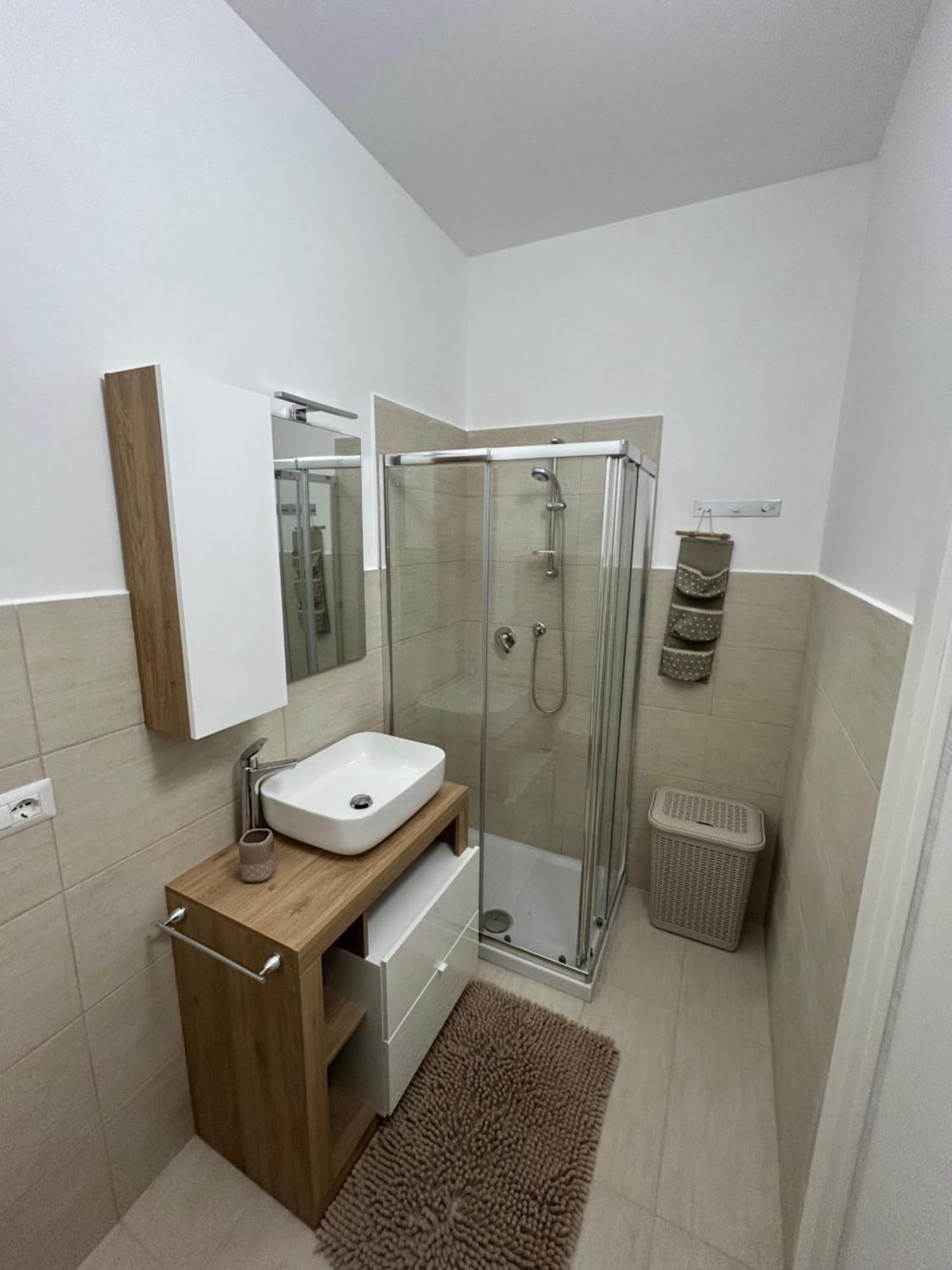 Fly & Stay Apartments Fiumicino Exteriör bild